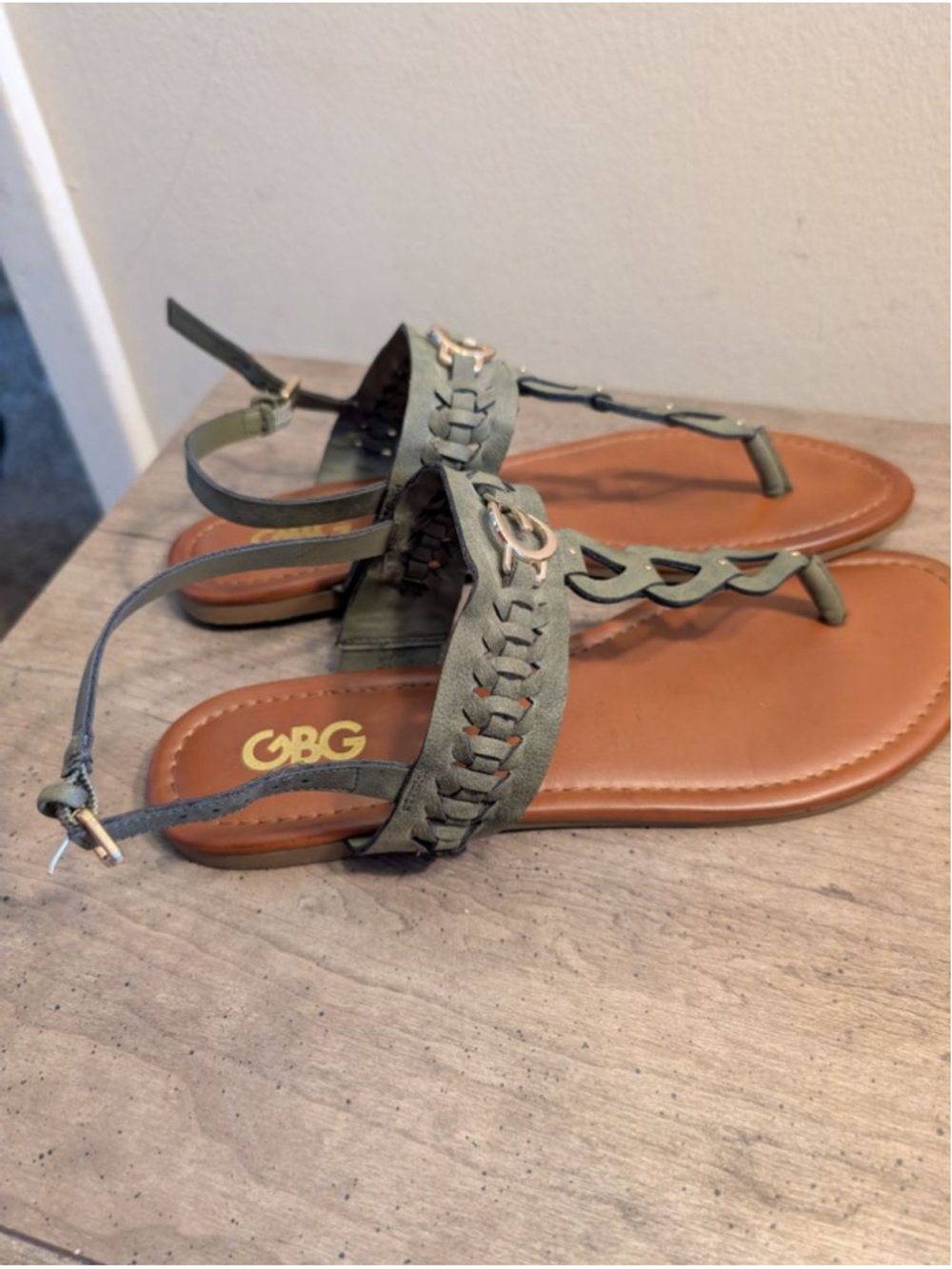 GBG Los Angeles Green Flat Sandals Size 11, womens - Picture 3 of 5